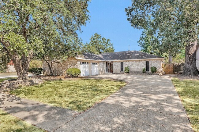 Building Photo - 23918 Spring Gum Dr