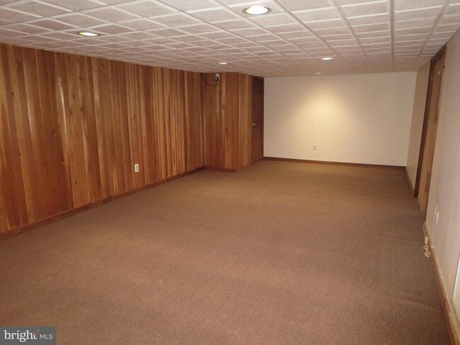 Building Photo - 32 Crofton Commons