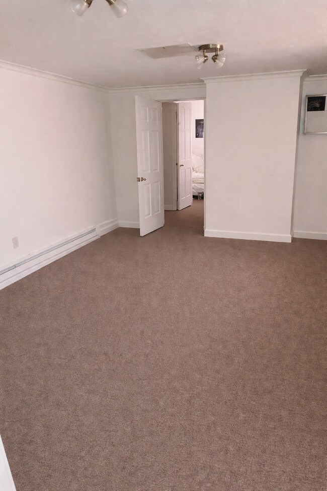 Building Photo - 236 E Main St