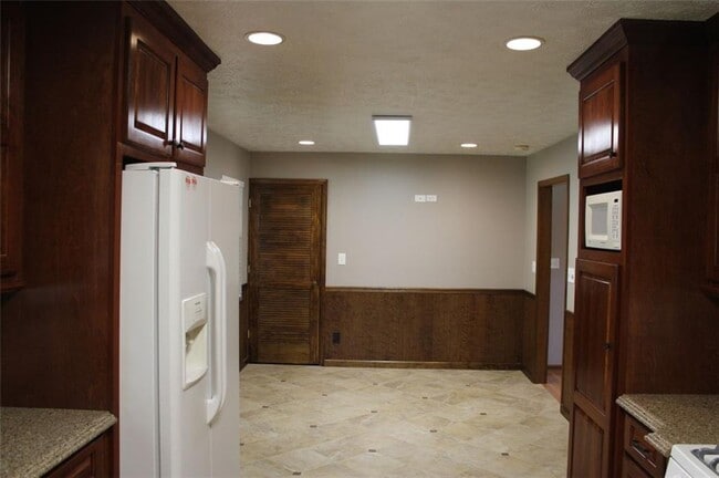 Building Photo - 426 Winder Hwy