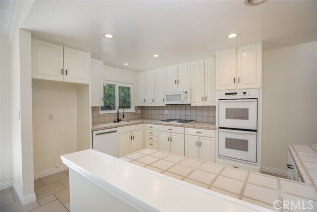 Building Photo - 33182 Blue Fin Dr