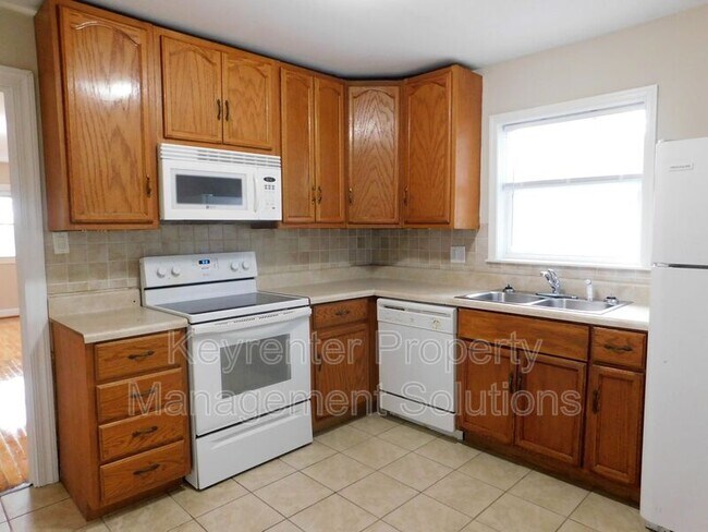 Building Photo - 1008 Perry St