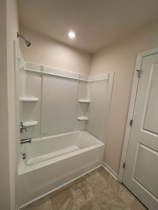 Building Photo - 4BR/3BA Home with Bedroom and Full Bath Downstairs Now Available In South Charlotte!