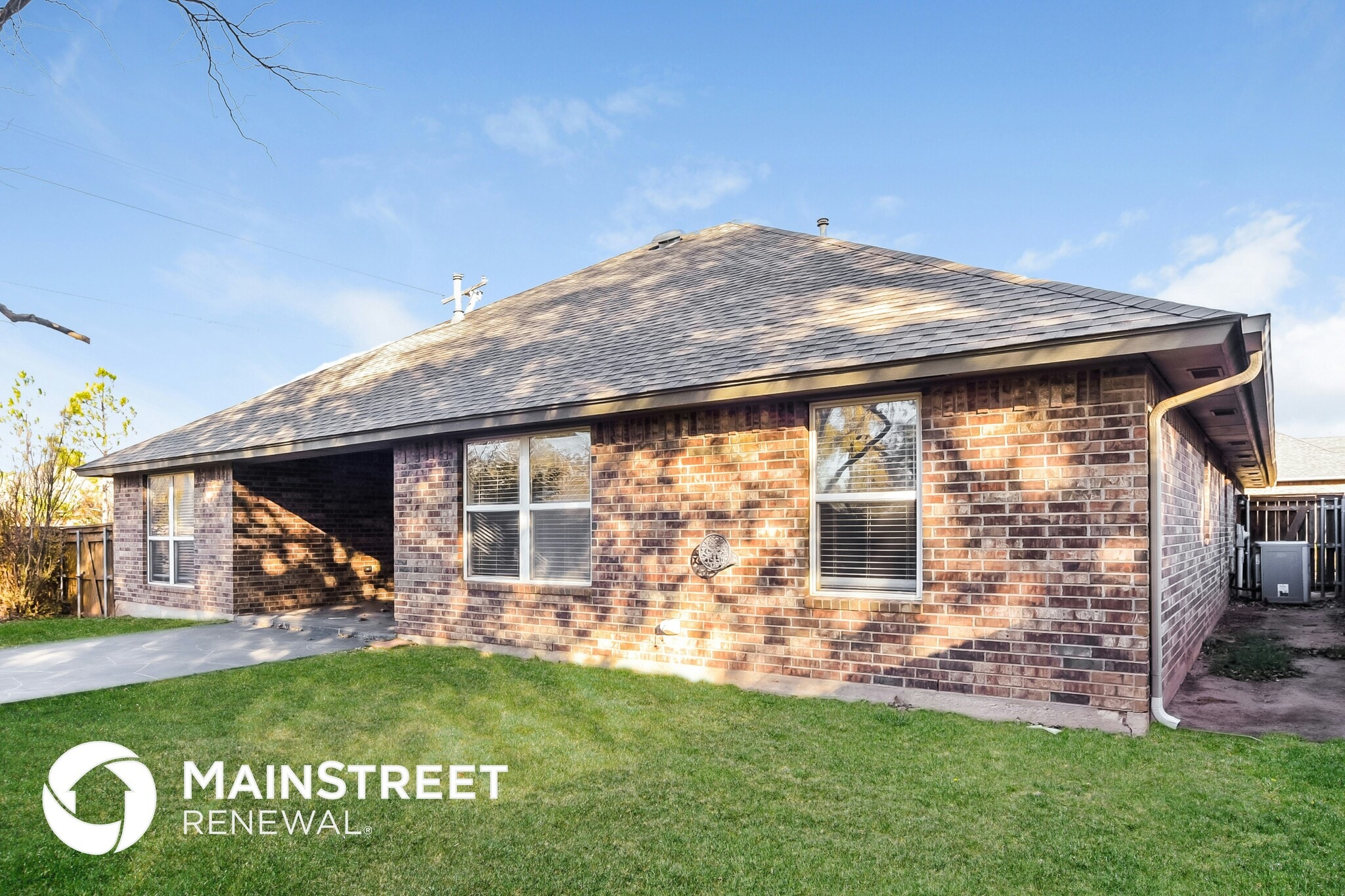 Building Photo - 2100 NE 4th St