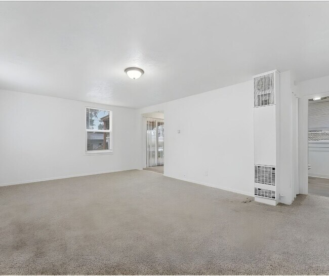 Building Photo - 0125-01