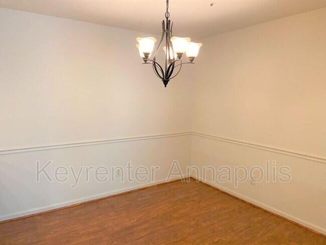 Building Photo - 2711 Summerview Way