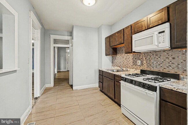 Building Photo - 409 Edgewood St