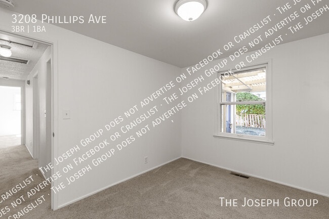 Building Photo - 3208 Phillips Ave