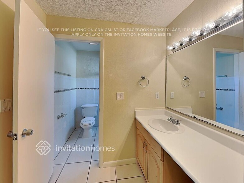 Building Photo - 8201 Helena Dr