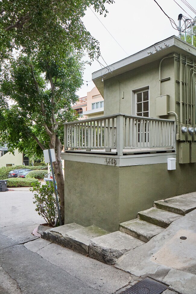 Building Photo - 6148 Glen Holly St