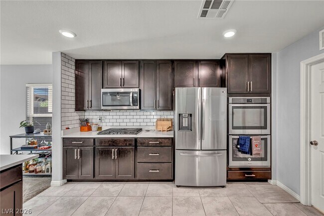 Building Photo - 10283 Massachusetts Ln