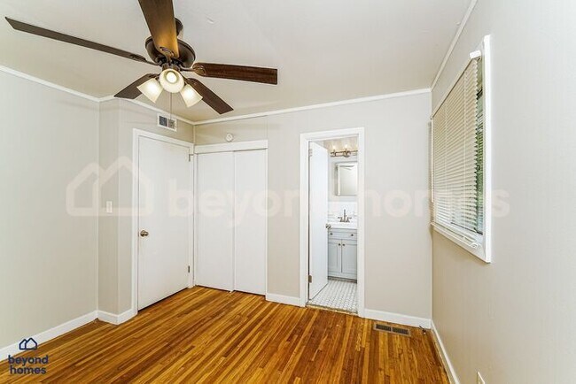 Building Photo - Spacious 3-edroom, 1.5-Bath home available...