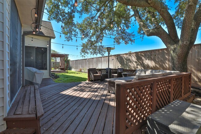 Building Photo - 1818 Brookchester Dr