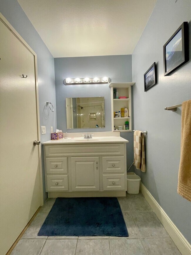 Building Photo - Spacious 4 bedroom 3 bath Home in Beautiful San Carlos