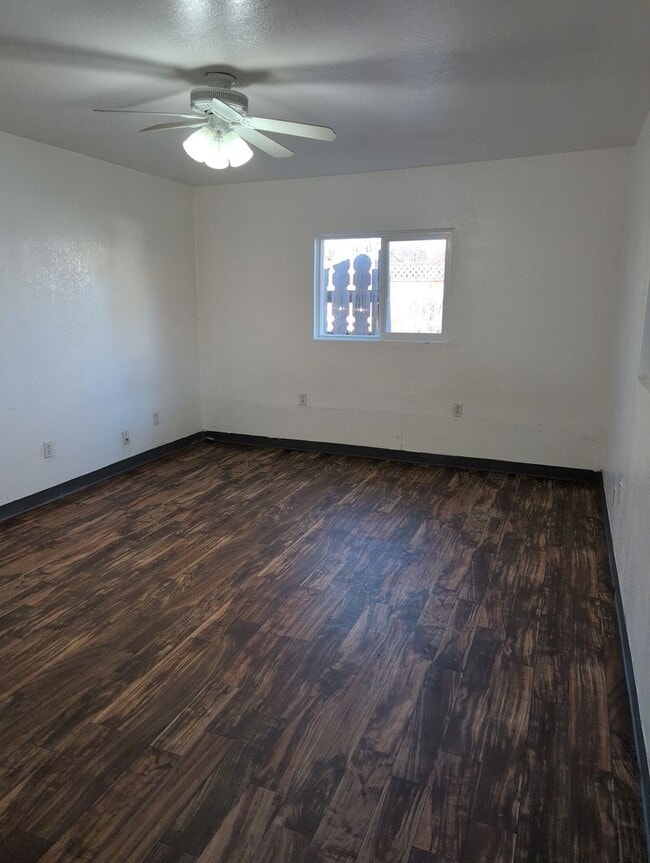 Building Photo - 2 Bedroom 1 Bath- House