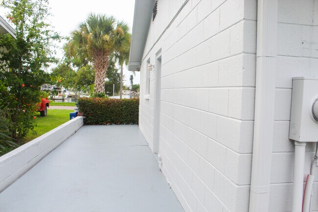 Building Photo - 178 175th Ave E