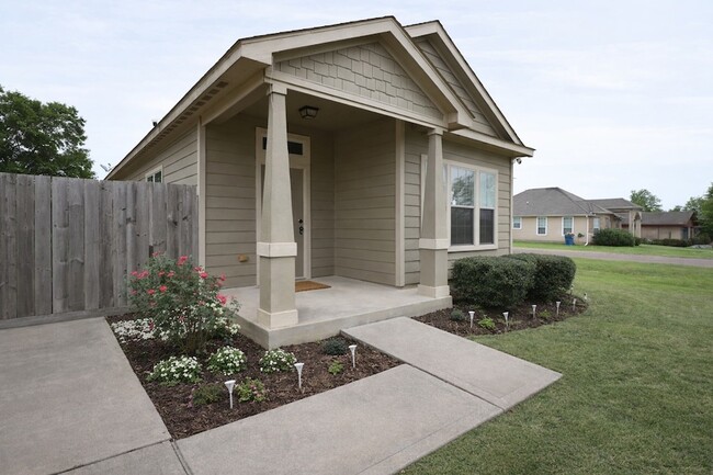 Building Photo - 250 7th St