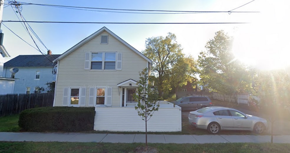 Building Photo - 96 Pitkin St