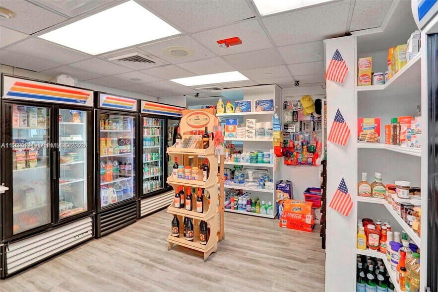 Building Photo - 650 West Ave