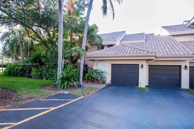 Building Photo - 16301 Malibu Dr