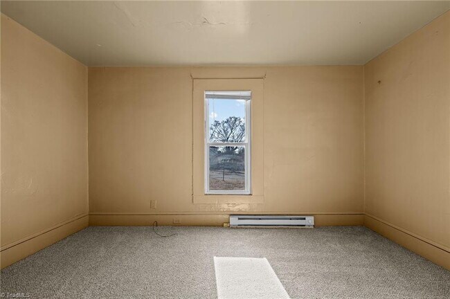 Building Photo - "Charming 3-Bedroom Home in the Heart of Winston-Salem-Pets Welcome Housing Vouchers Accepted!