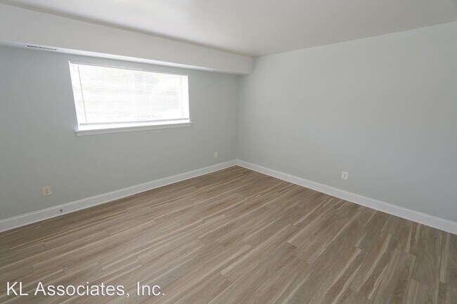 Building Photo - 1 br, 1 bath House - 7529 Riverdale Road  ...