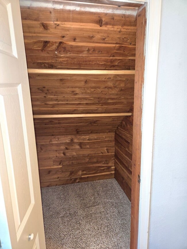 Building Photo - Beautiful Move-In Ready Single Family Home!