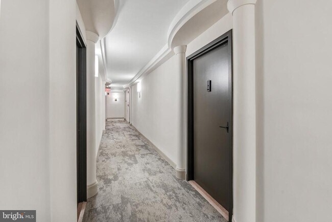 Building Photo - 950 25th St NW