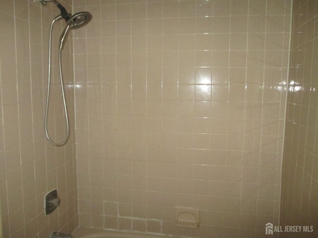 Building Photo - 1406 Woodbridge Commons Way