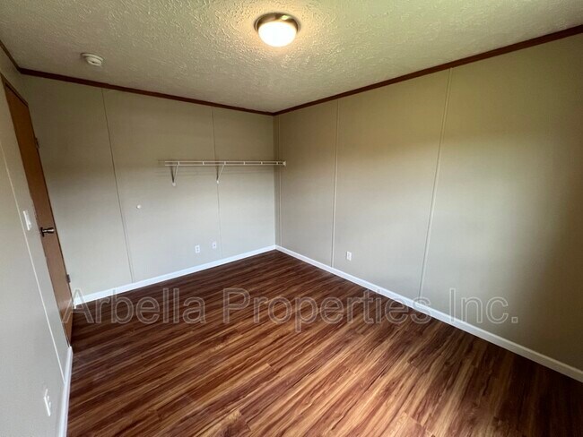 Building Photo - 169 Minga Dr