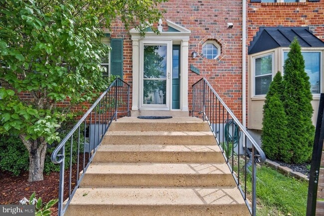 Building Photo - 7177 Lake Cove Dr