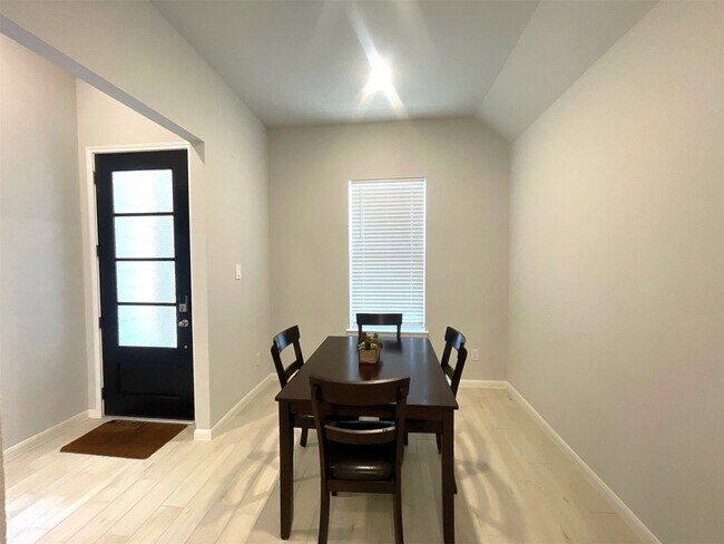 Building Photo - 12614 White Pelican Ct