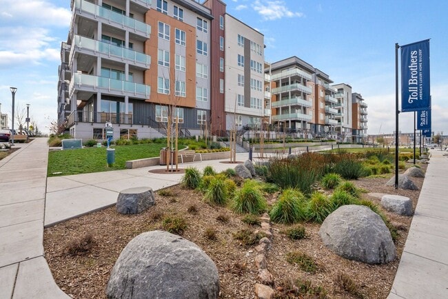 Building Photo - Gorgeous penthouse condo in East Industrial neighborhood – Fremont!