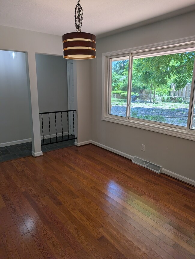 Building Photo - 1716 Georgetown Dr