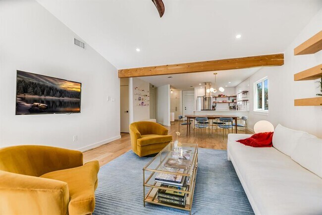 Building Photo - 3705 Alexandria Dr