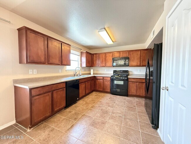 Building Photo - 6305 Rosa Gandara Pl
