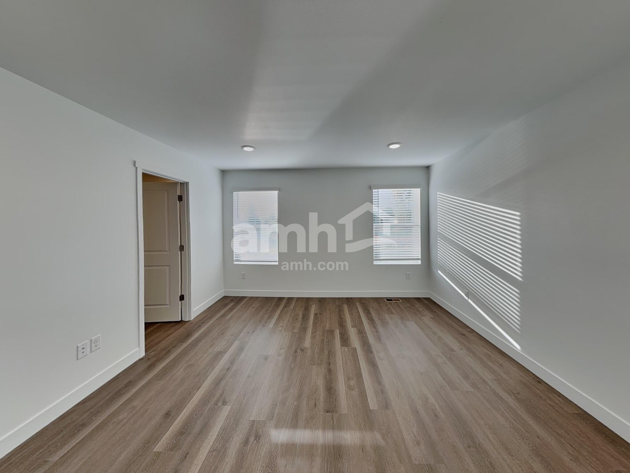 Building Photo - 4712 85th Dr NE