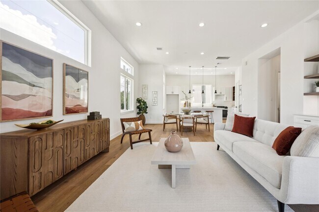 Building Photo - 2810 Mills St