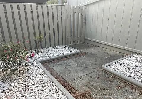 Building Photo - 104 Mallard Cove