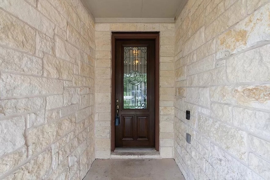 Building Photo - Room in House on Calla Lily Boulevard