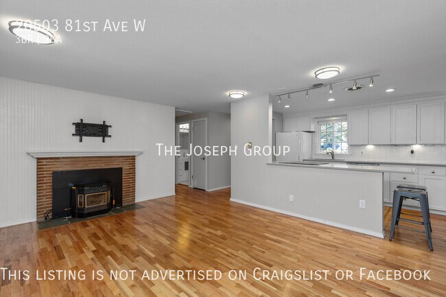 Building Photo - Open and bright 3 bed/1.75 bath in Edmonds!
