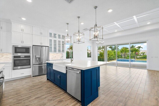 Building Photo - 12289 Waterstone Cir