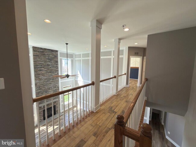 Building Photo - 8 Ramsdell Ct