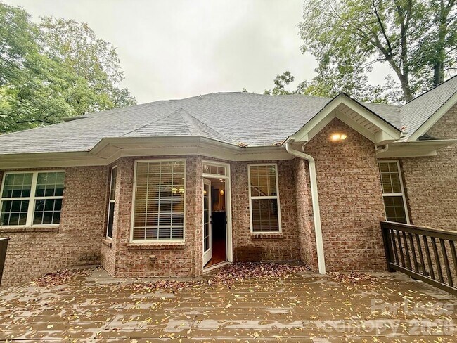 Building Photo - 7133 Windyrush Rd