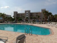 Building Photo - 604 Shorewood Dr