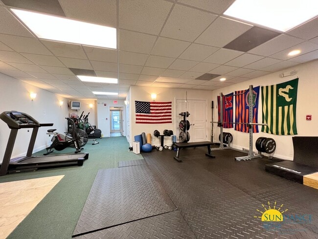 Building Photo - Beautiful Partially Furnished Condo in Downtown Fort Walton Beach!