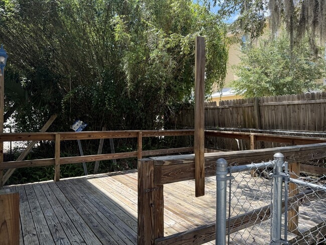 Building Photo - 1022 SW 4th Ave