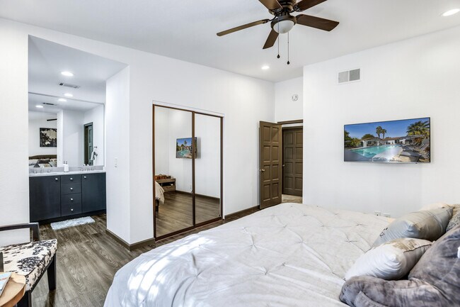 Building Photo - 1233 E Via Escuela