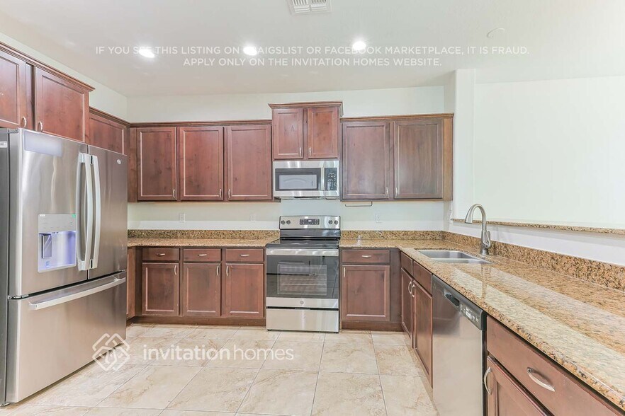Building Photo - 4731 E Thunderheart Trail