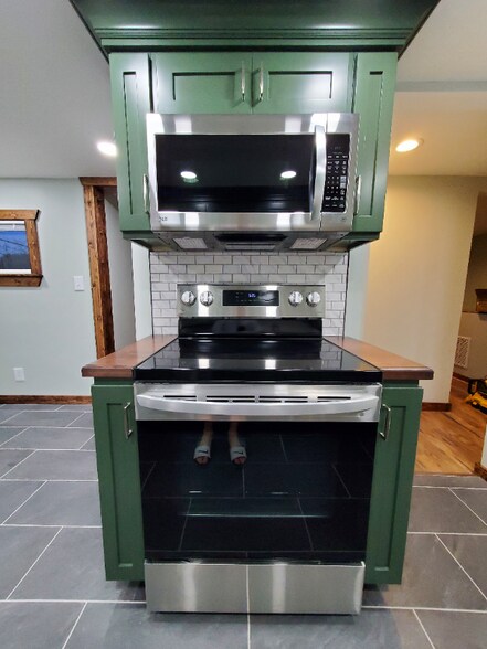 Building Photo - 195 E 2nd St